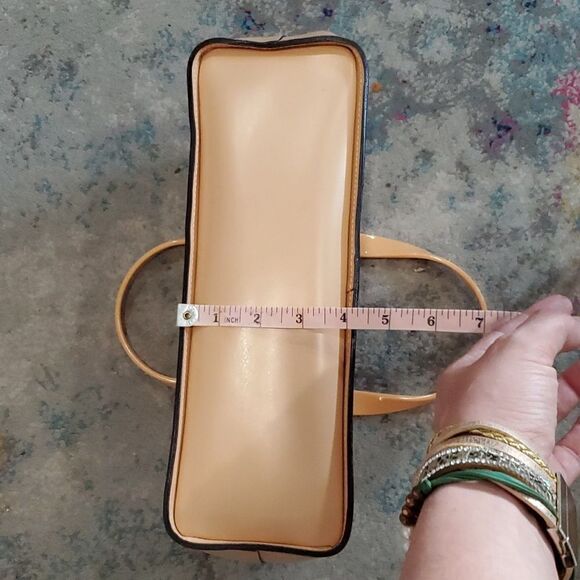 La Marthe Tan Tote Bag with Lucite Plastic Handles - Picture 13 of 14